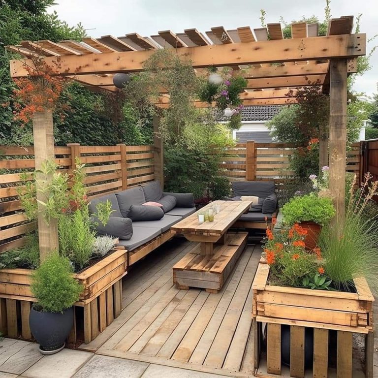 Ideas Para Hacer Terrazas Y Pergolas Modernas Usando Pallets Y Madera